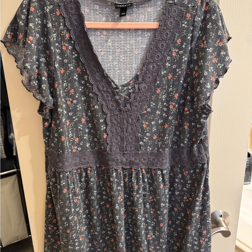 Floral Lace Trim Top